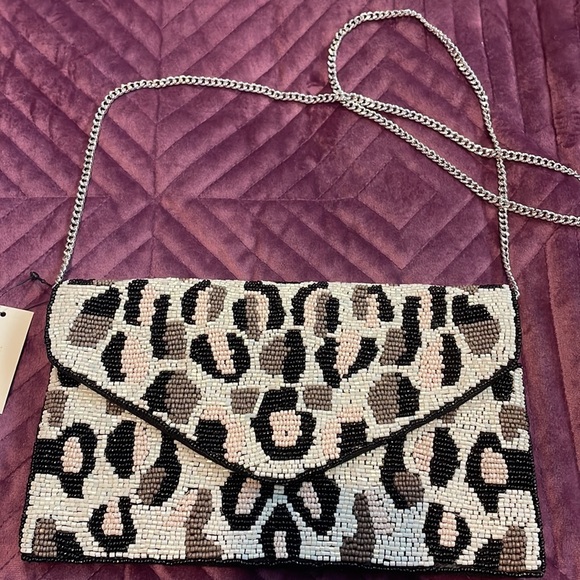 NWT Francesca’s Leopard beaded clutch - Picture 7 of 7